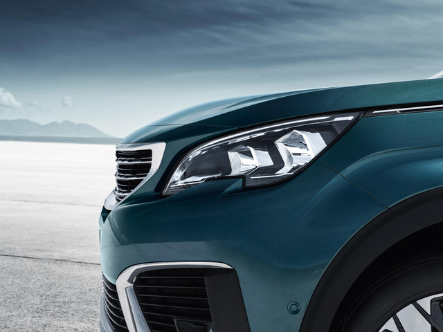 peugeot-5008-TULED