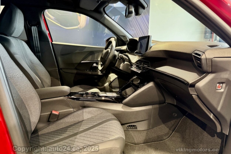 Peugeot 2008 Allure Hybrid 145 e-DCS6