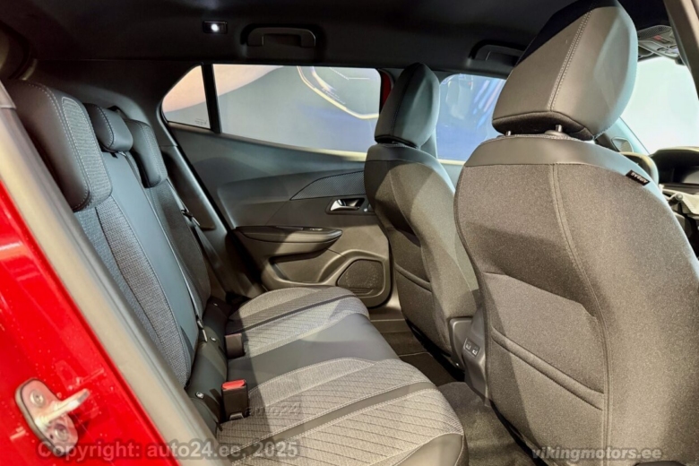 Peugeot 2008 Allure Hybrid 145 e-DCS6