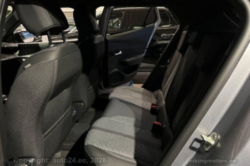 Peugeot 2008 Allure Hybrid 145 e-DCS6