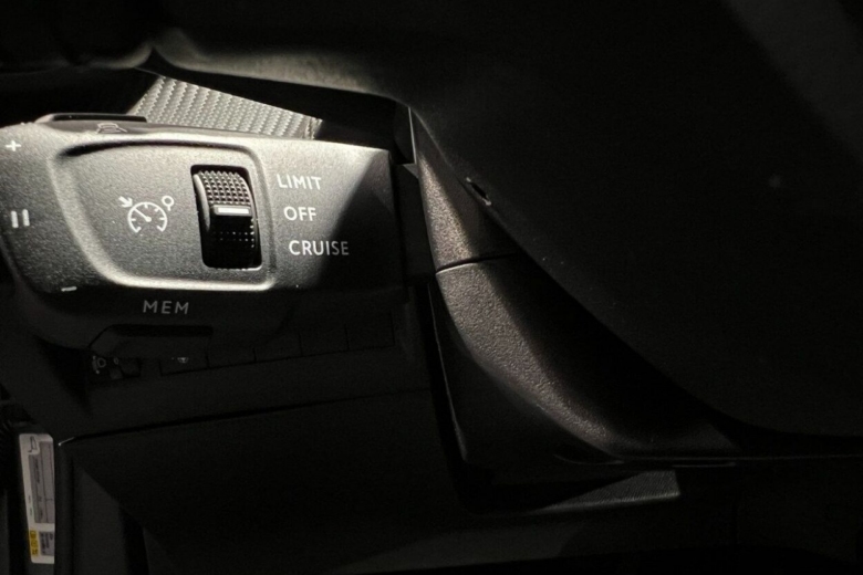 Peugeot 2008 Allure PureTech 130 AT8