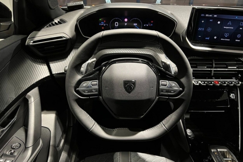 Peugeot 2008 Allure PureTech 130 AT8